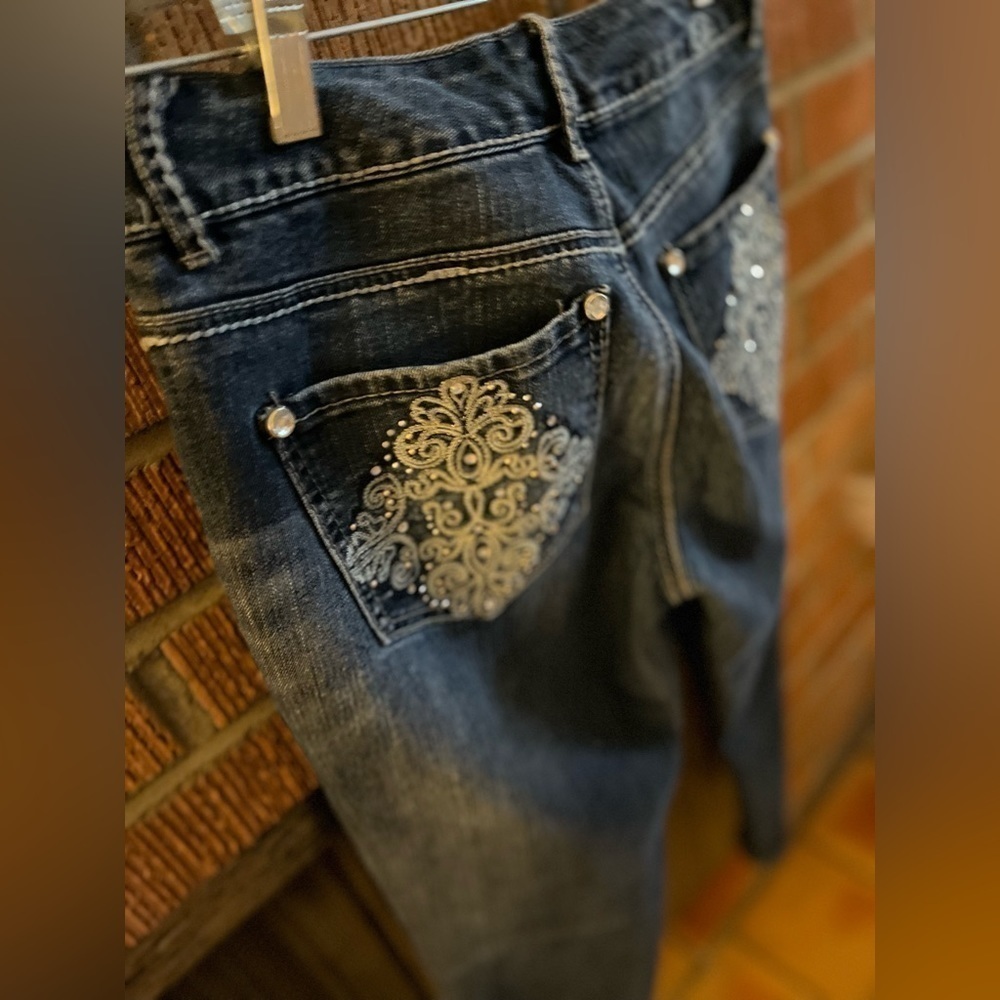 CAPRIS WITH EMBELLISHED POCKETS (#12) - Picture 5 of 11